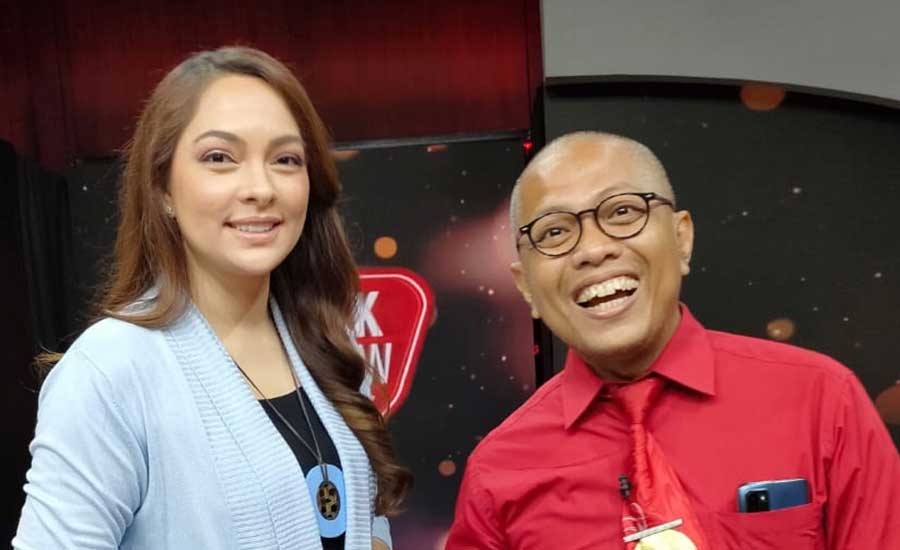 Setelah tampil sebagai bintang tamu di beberapa stasiun televisi dan podcast  akhirnya Papa Zidan diundang jadi bintang tamu diacara E-talkshow di TV ONE.