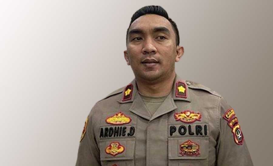 Terkait pria berinisial M (43) diduga Orang Dalam Gangguan Jiwa (ODGJ) yang diamankan polisi gegara menombak rumah warga di Cengkareng, Jakarta Barat