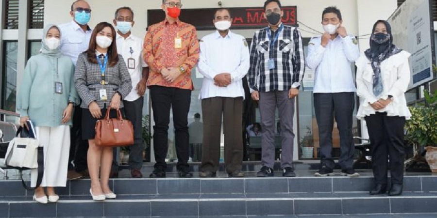 Dalam kunjungan kali ini PT Taspen Cabang Palangka Raya dan PT Bank Mandiri Taspen Cabang Palangka Raya menyerahkan uang duka dan uang tabungan