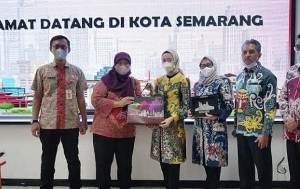 Ketua TP PKK Kota Palangka Raya, Avina Fairid Naparin melaksanakan kegiatan koordinasi pelaksanaan Penyelenggaraan Kabupaten/Kota Sehat