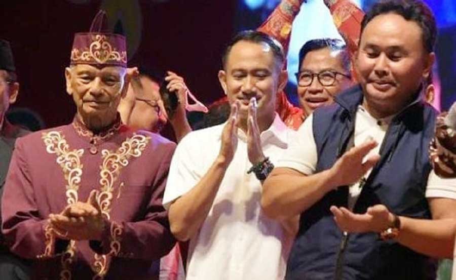 Adapun acara malam keakraban dan silaturahmi ini diinisiasi oleh Pemprov Kalteng, Korem 102 Panju Panjung, dan Kepolisian Daerah Kalteng serta Kejaksaan