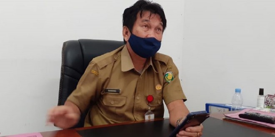 Kepada seluruh masyarakat, Kepala DPKUKMP Kota Palangka Raya Rawang mengimbau untuk tidak panik dengan diterapkannya ketentuan HET minyak goreng di pasaran.