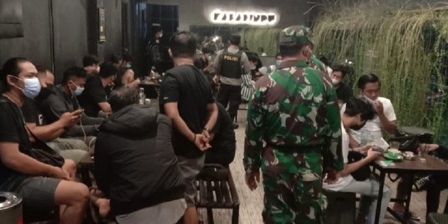 Satgas Penanganan Covid-19 bersama Polresta Palangka Raya, Polda Kalteng melaksanakan patroli asistensi (pengawasan) protokol kesehatan (prokes)