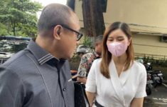 Istri Richard Lee saat menjalani pemeriksaan di Polda Metro Jaya. Dok: Eranasional/HO ***